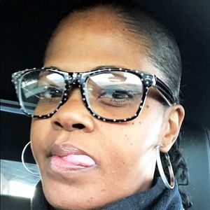 Meet your Posher, Caryn